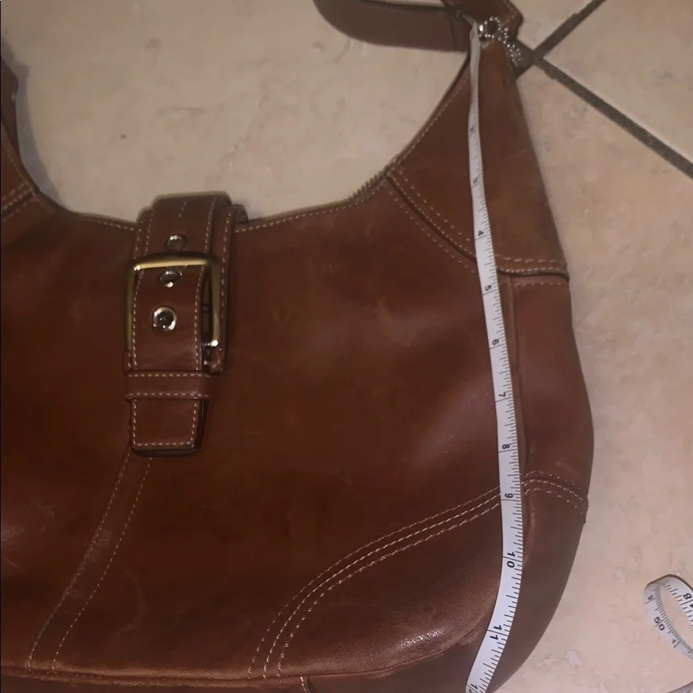 Elegant Brown Leather Shoulder Bag - Picture 7 of 9